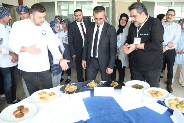 İL MÜDÜRMÜZ FEDAİ DİN, BAKANLIĞIMIZIN ÜNİDES PROJESİ KAPSAMINDA MİRAS SOFRASI ŞIRNAK YÖRESEL YEMEKLERİ TANITIMINA KATILDI.