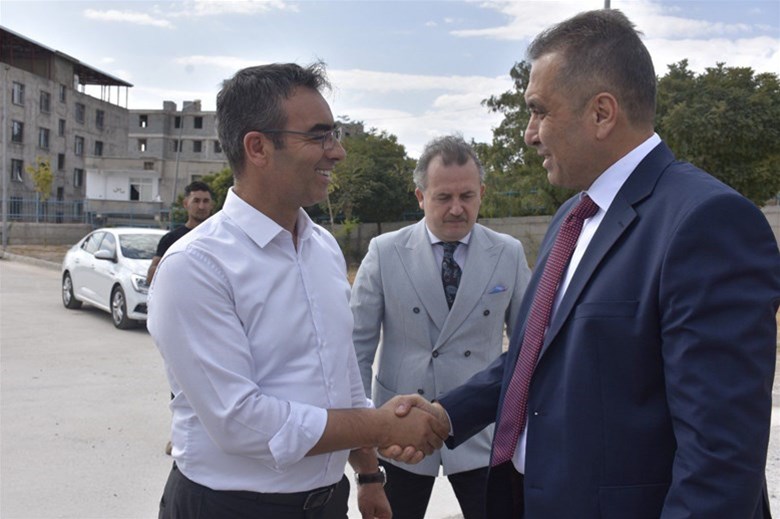 İL MÜDÜRÜMÜZ FEDAİ DİN, İL EMNİYET MÜDÜRÜ VOLKAN SAZAK İLE BİRLİKTE STADYUMUMUZDA İNCELEMELERDE BULUNDULAR.